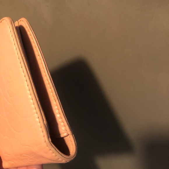 Chanel camellia bifold wallet - Picture 9 of 12